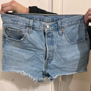 LEVI’S 501 shorts